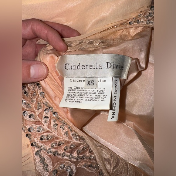 CINDERELLA DIVINE PROM DRESS - Picture 7 of 7